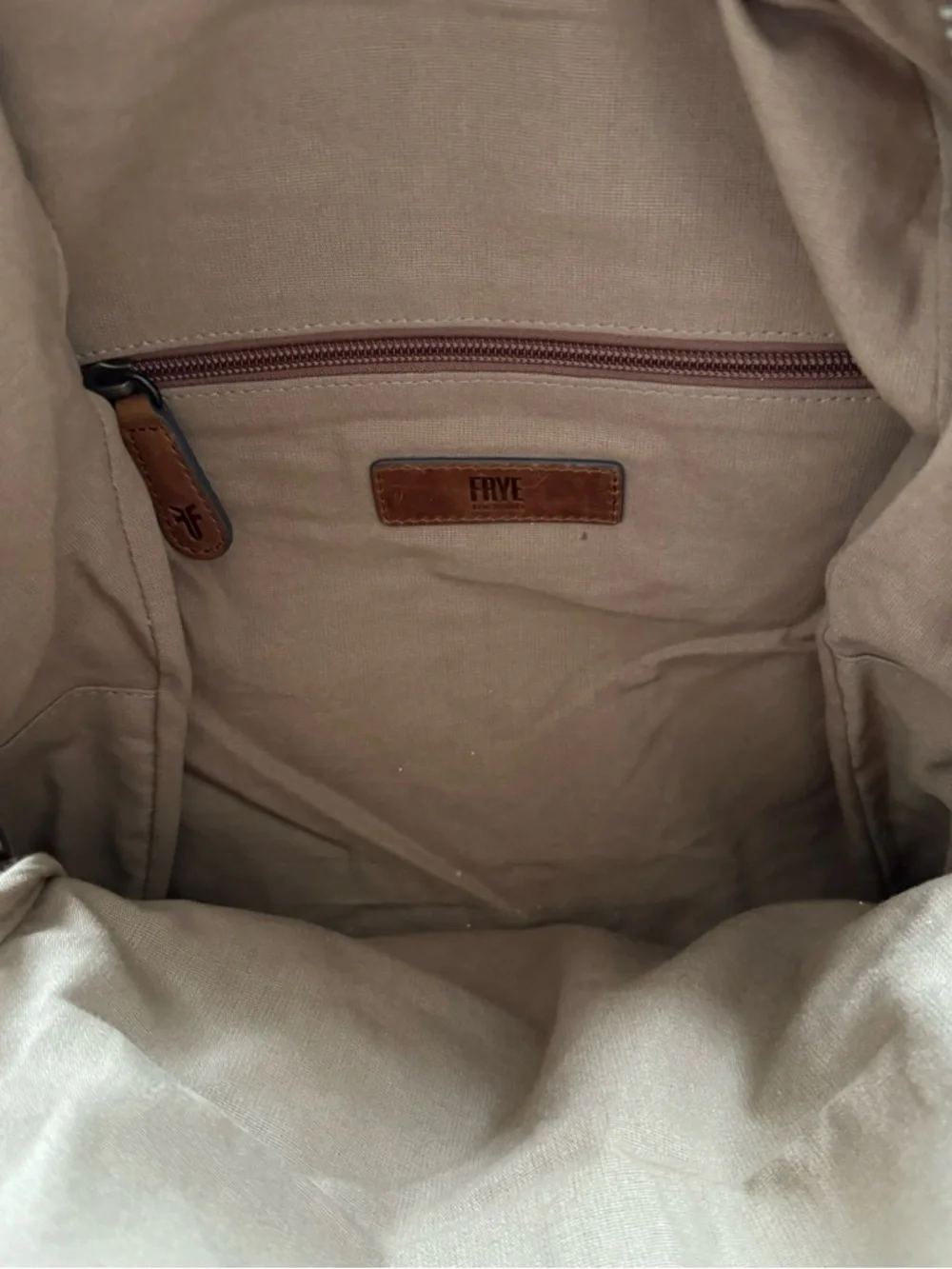 Frye LOGAN ВАСКРАСК in Cognac